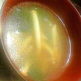 生姜の利いたキノコ中華スープ。